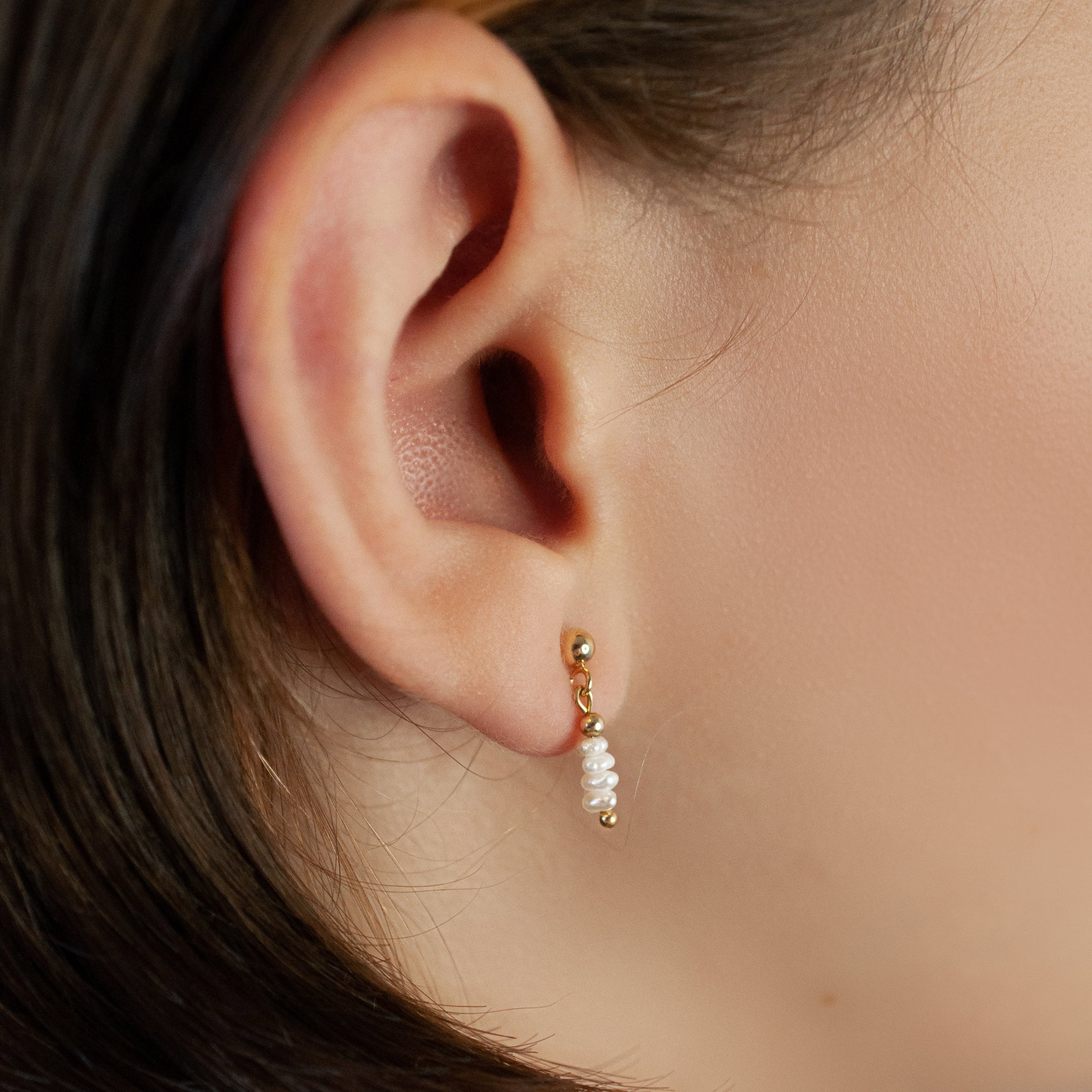 Dainty Elegance: Mini Pearl Stud Earrings - Timeless Chic