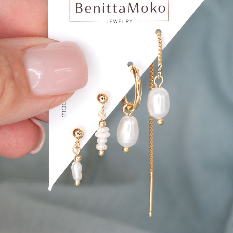 Lustrous Elegance: Set of Pearl Earrings