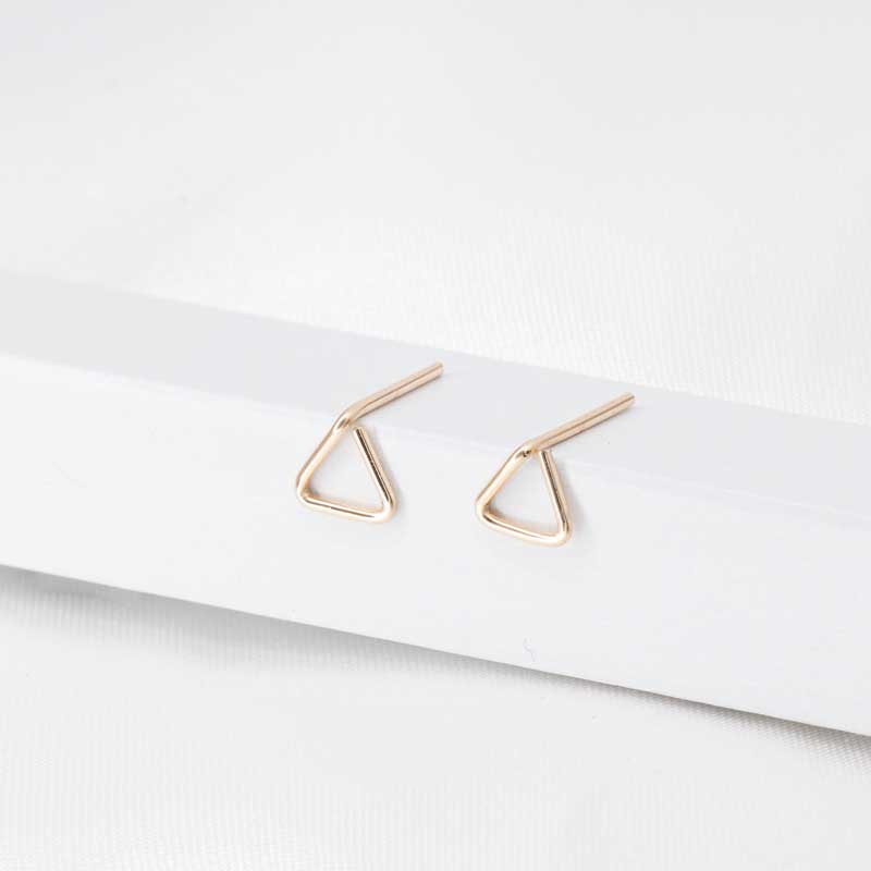 Dainty Gold Filled Circle Stud Earrings